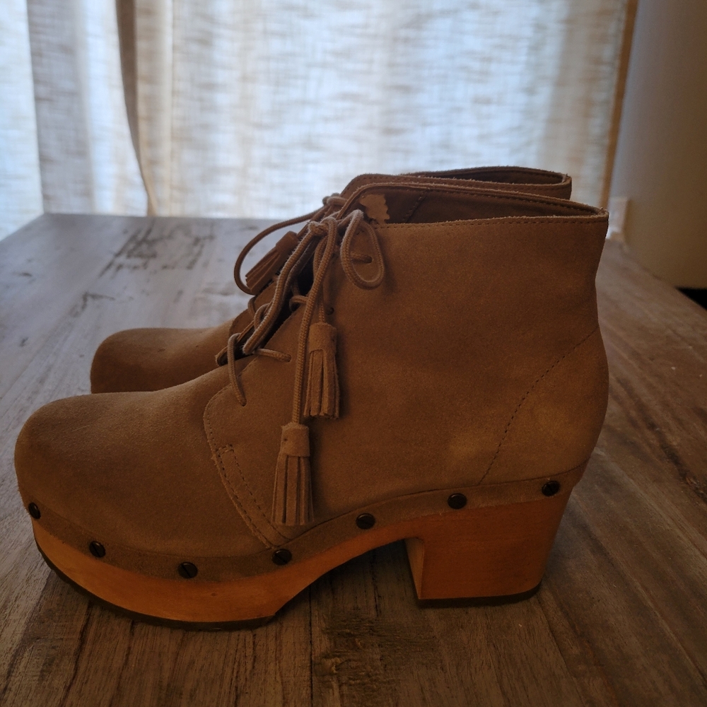 Dr. Scholl's Brown Suede Lace-Up Clogs